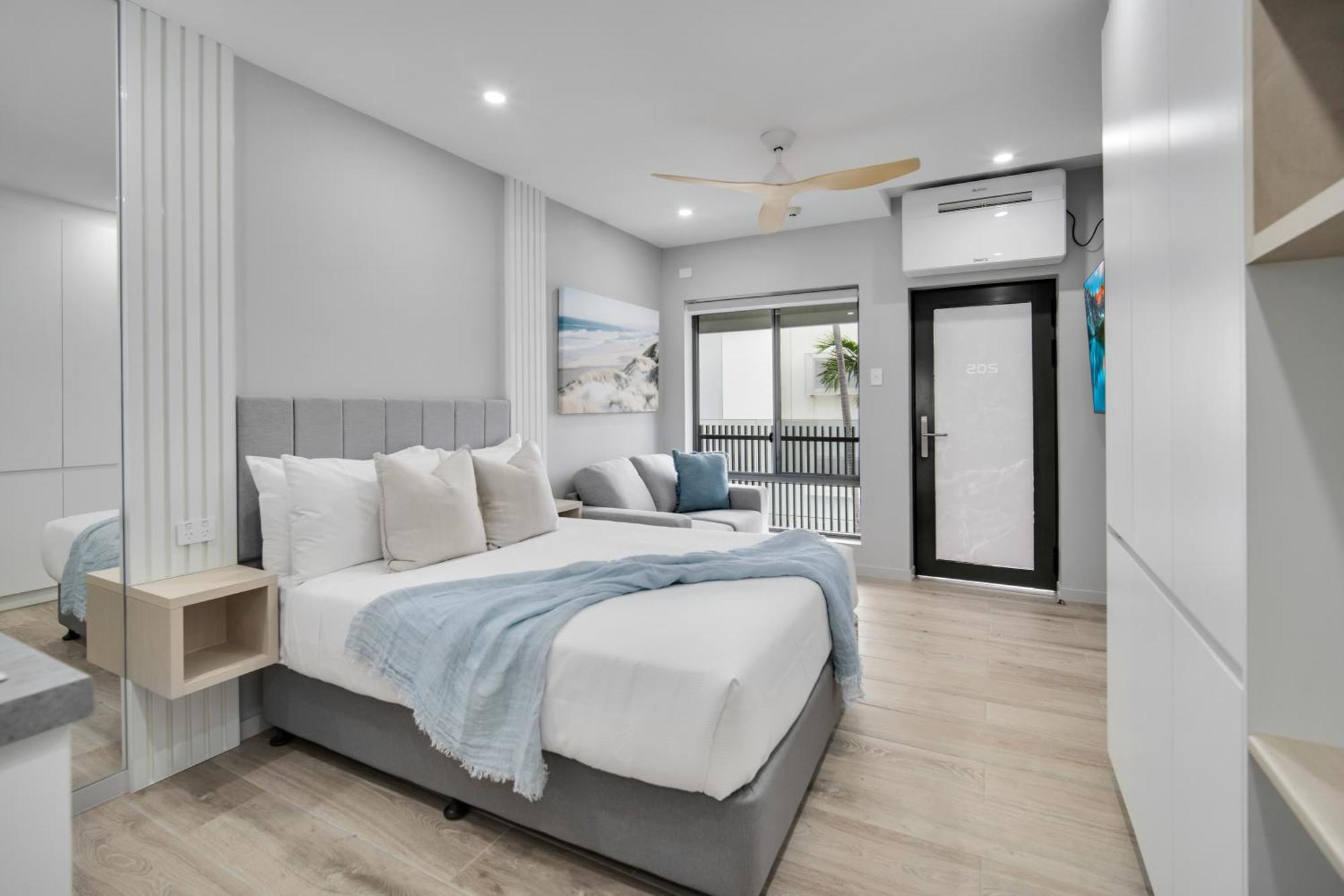 Belmoral Corporate Suites (Adults Only) Townsville Exterior photo